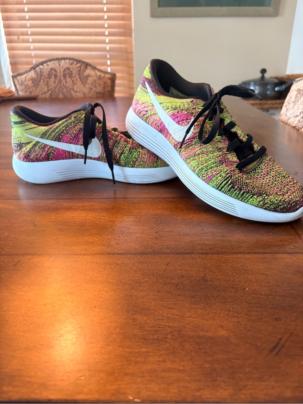 Nike Women’s/ Men’s LunarEpic Flyknit Low, Pink and Green
